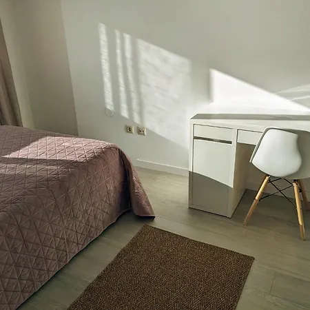 En La Playa Con Garaje 加的斯